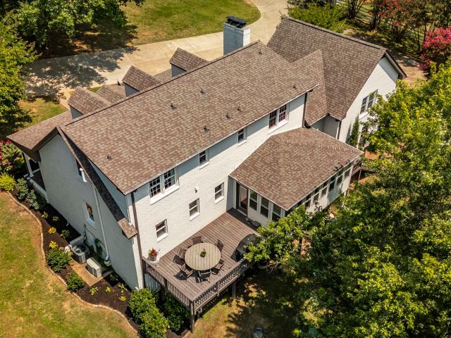 1048 Hillview Dr