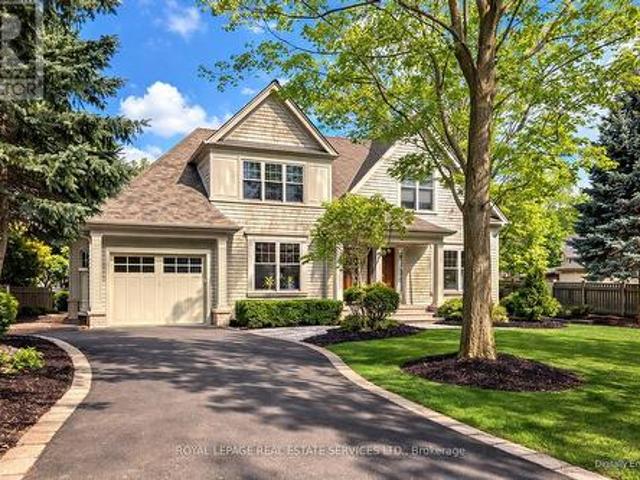 1049 Cedar Grove Boulevard, Oakville, ON, L6J 2C2 house for sale | Listing ID W13086 | Royal LePage