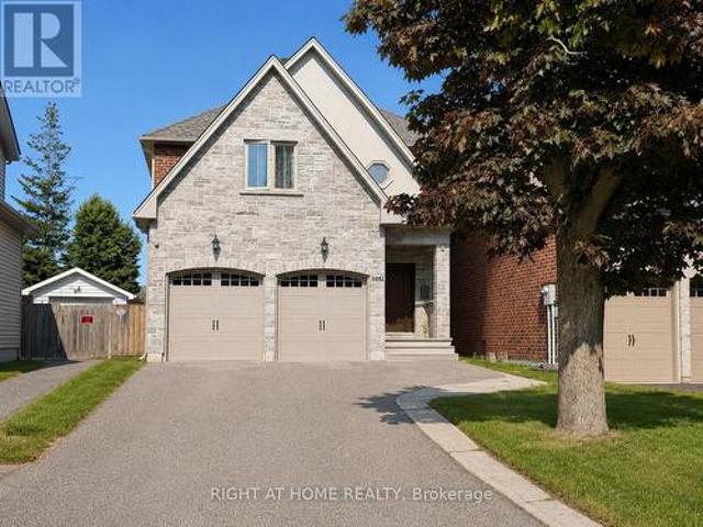 1049 Greaves Avenue, Mississauga, ON, L5E 1W4 house for sale | Listing ID W13775 | Royal LePage