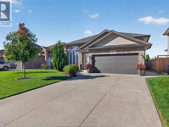 1049 Thunderbay, Windsor, ON, N8P 0C1 house for sale | Listing ID 26024 | Royal LePage