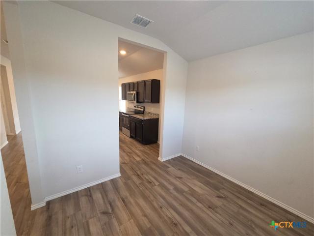 1049 Velvet Ct