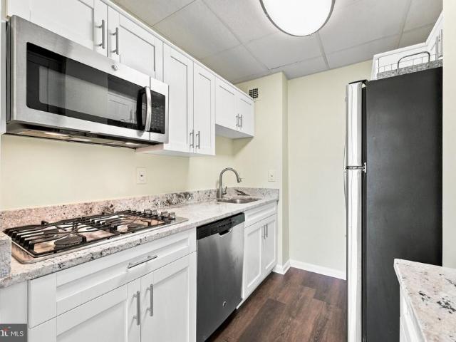 10401 Grosvenor Place # 1105