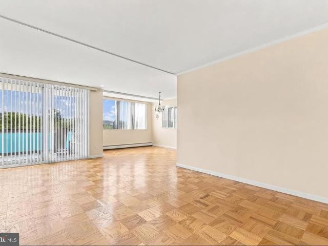 10401 Grosvenor Place # 420