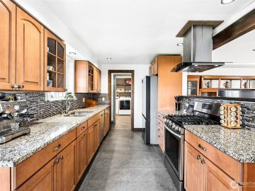10402 Douglas Drive SW