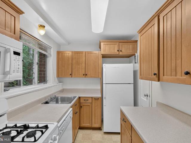 10406 Montrose Avenue # 101