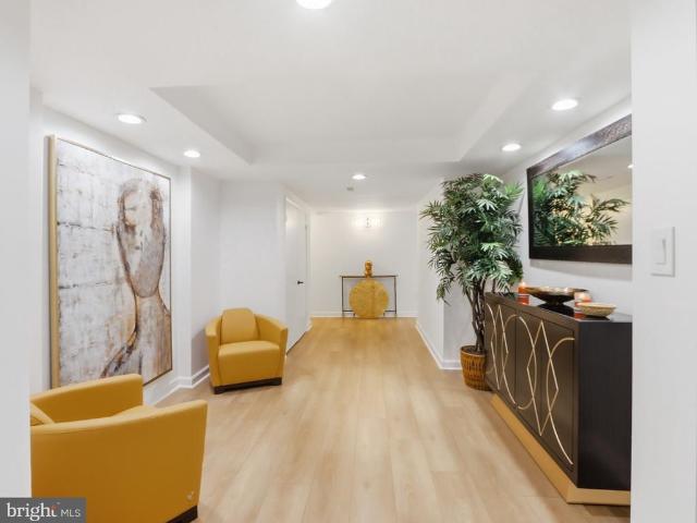 1040 Deer Ridge Drive # 300