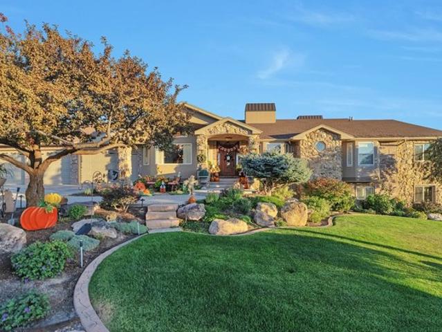 1040 E Canyon Rd, Hyde Park, UT 84318