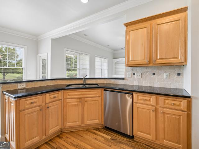 1040 E Magnolia Loop