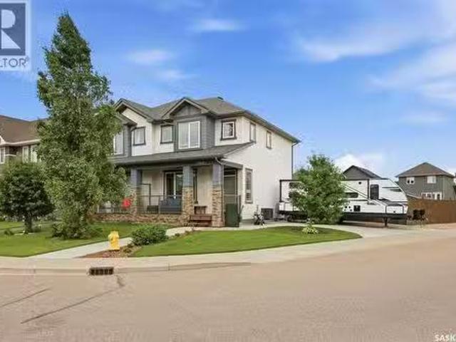 1040 Kolynchuk Crescent, Saskatoon, SK, S7T 0X4 house for sa.