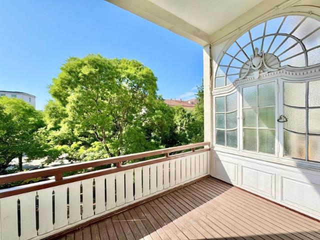 1040 Wien ERSTBEZUG NACH SANIERUNG | TOPLAGE NÄHE THERESIANUM | EXKLUSIVE, KLIMATISIERTE 6 ZIMMER | GARTENSEITIGER BALKON | U BAHN NÄHE