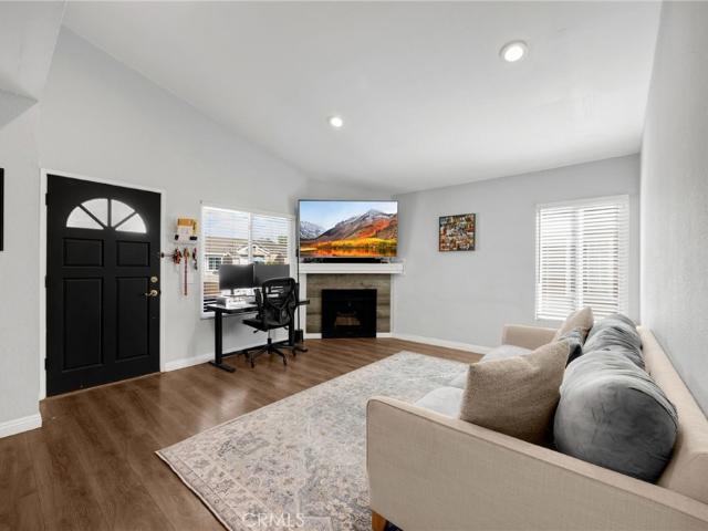 10411 E Briar Oaks