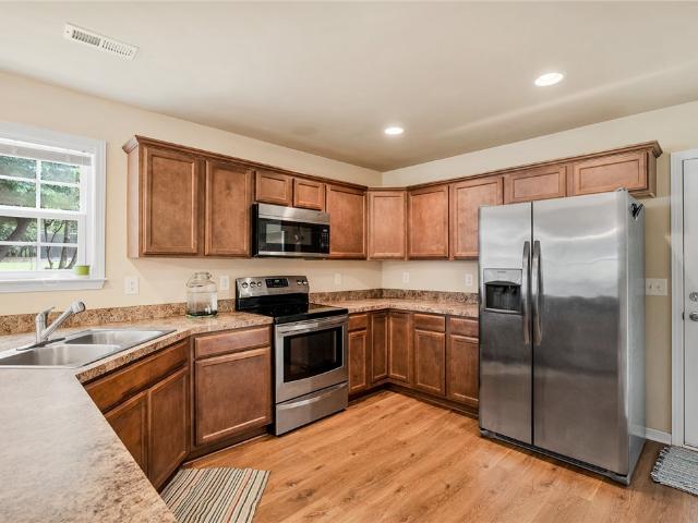 1041 Stoneham Circle