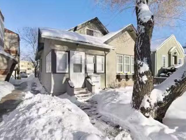 10428 76 Avenue, Edmonton, AB, T6E 1L1 house for sale Listi.