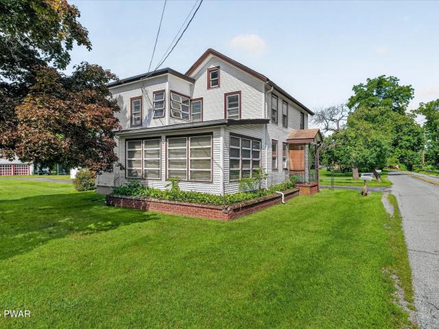 1042 Delaware Drive
