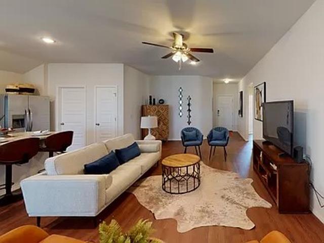 1042 Hilda Lane