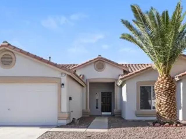 1042 Juniper Rdg Ave, 3 beds, 2 full baths