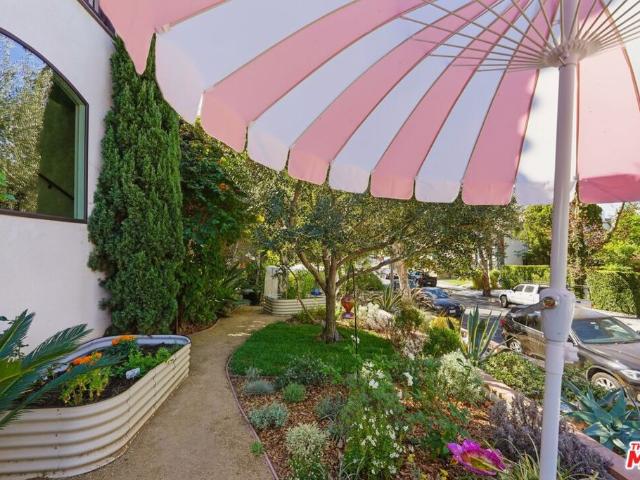 1042 S Stanley Avenue