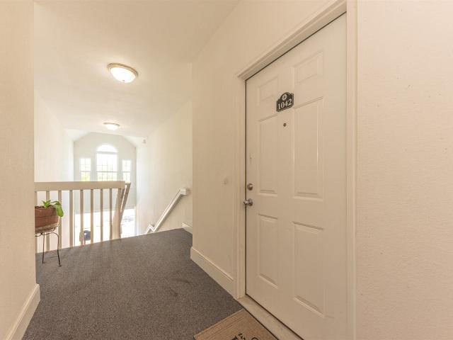 1042 W Summerfield Glen Circle