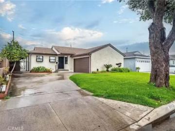 10435 MOLETTE ST, BELLFLOWER, CA 90706