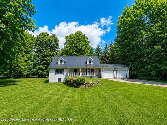 10435 Oakridge Trl, Perrinton, MI 48871