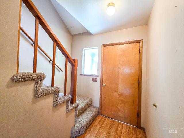 1043 Arlington