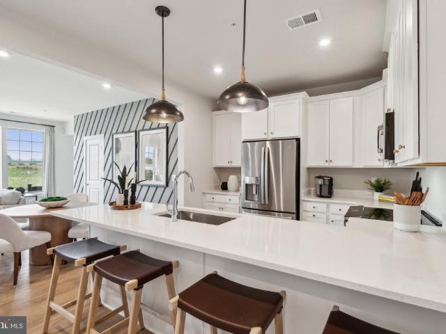 1043 Inferno Terrace SE