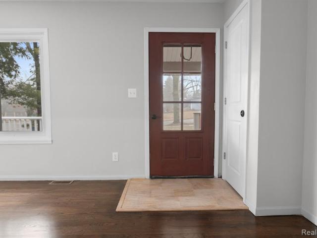 1043 Pine Tree Drive