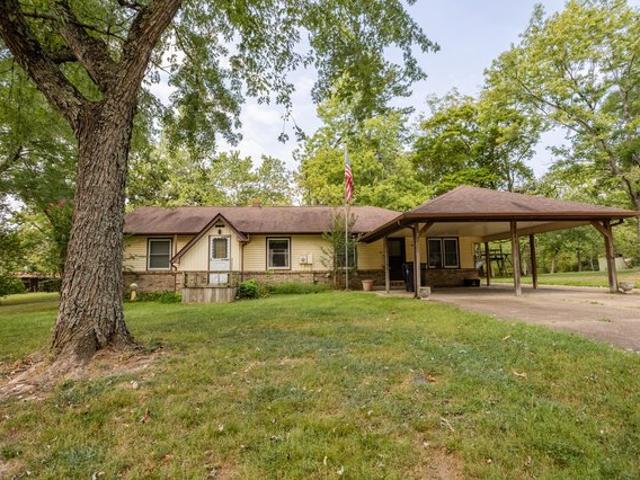 1043 S Aid Ave, West Plains, MO 65775