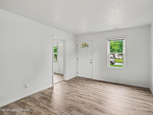 1043 Seelbach Ave