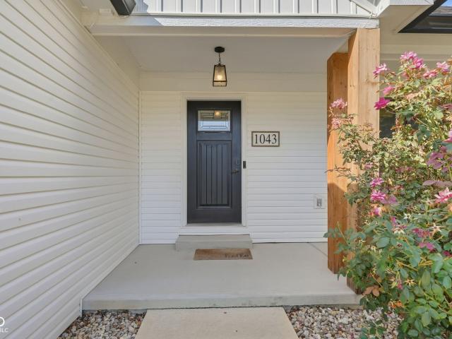 1043 Shadowlawn Avenue