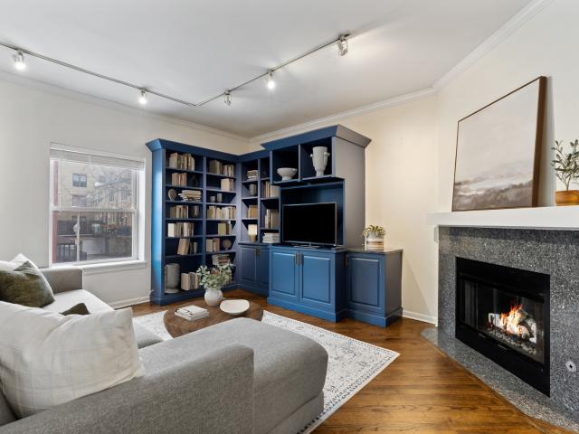 1043 W SCHOOL Street # 207