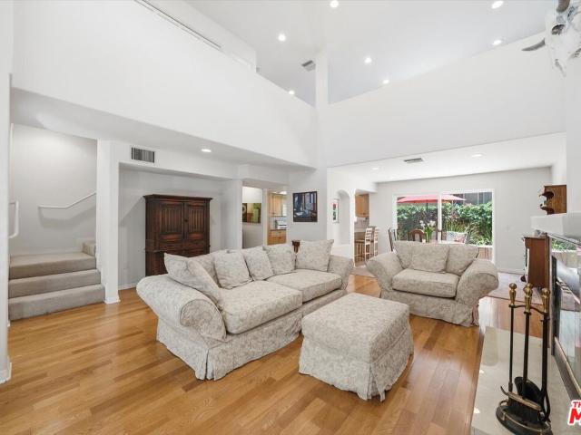 1043 11th St, Unit 3, Santa Monica, CA 90403 | MLS #26841