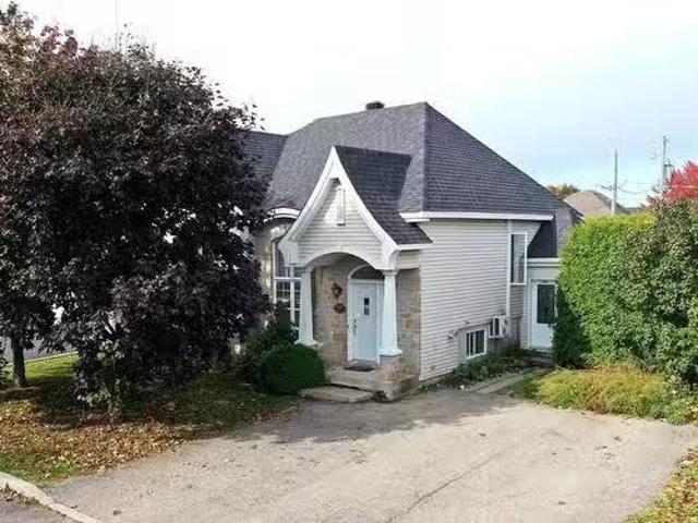 104Z 104Az Rue Narcisse Poirier, Blainville, QC, J7C 5X5 h.