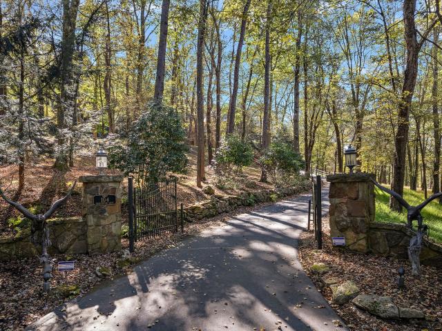 104 102 Thornbrook Drive, Butler, US, PA