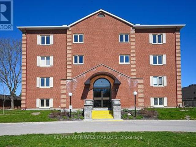 104 10 Armstrong Drive, Smiths Falls, ON, K7A 5H8 townhouse for sale | Listing ID X13076 | Royal LePage