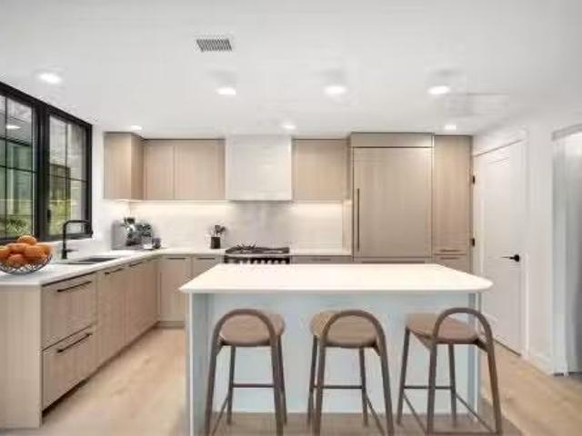 104 157 King Edward Avenue W, Vancouver, BC, V5Y 2H9 townhou.