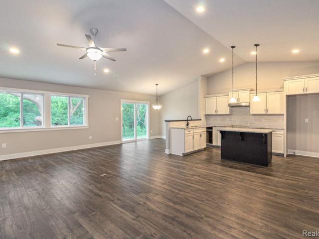 104 Cottonwood Court