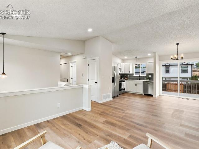 104 Comanche Court