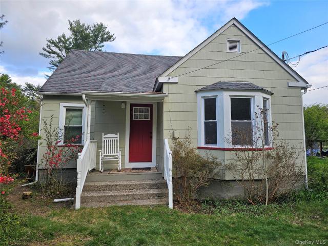 104 Canal Dr, Godeffroy, NY 12729 | MLS #987573
