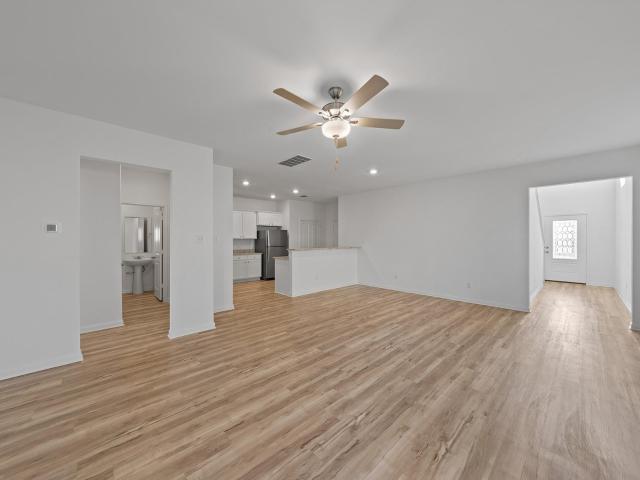104 Captain Dooley Ln
