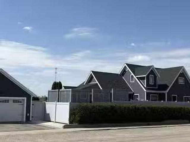 104 Central Boulevard, Nipawin, SK, S0E 1E0 house for sale.