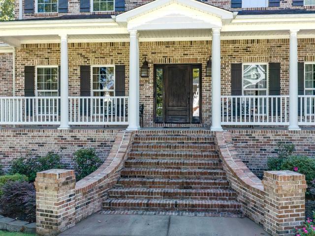 104 Crosscreek Ln