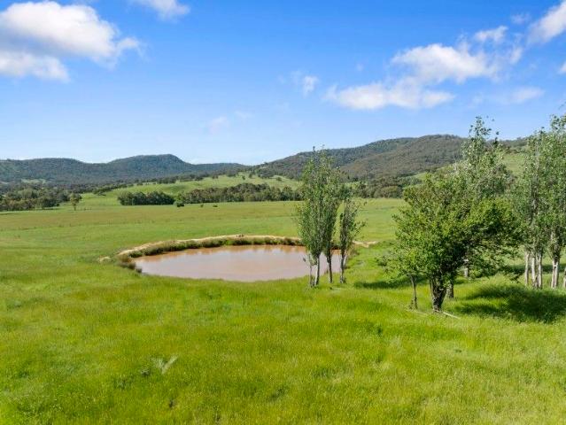 104 acres of prime creek flats grazing land 15 minutes from Mansfield