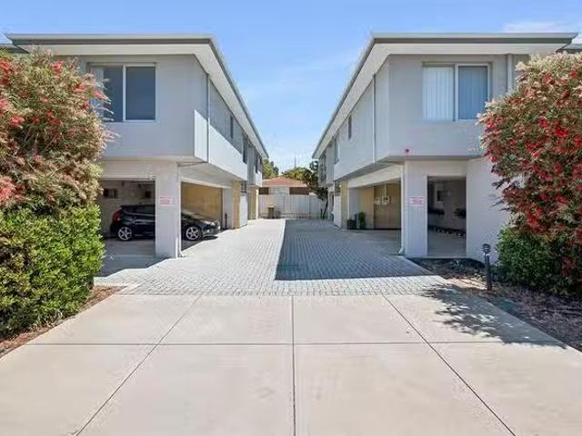 10/4 Albion Street, East Cannington, WA 6107