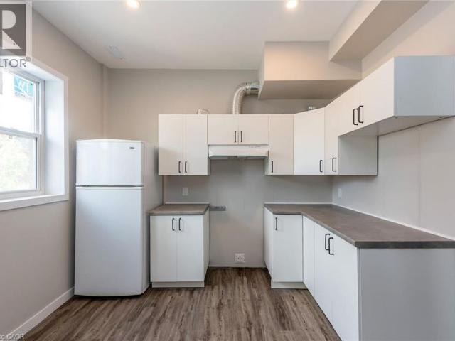 104 BEACH Road Unit# E, Hamilton, Ontario, L8L3Z9