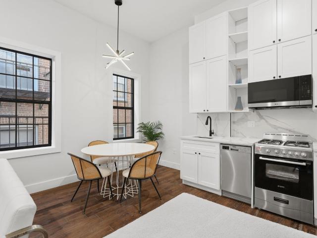 104 Glenwood Ave # 202