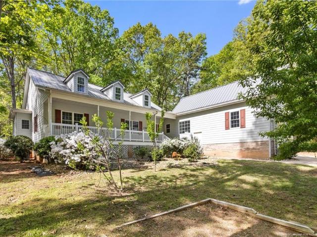 104 Greenside Lane