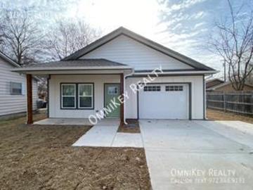 104 E Forest Ave, 3 beds, 2 full baths