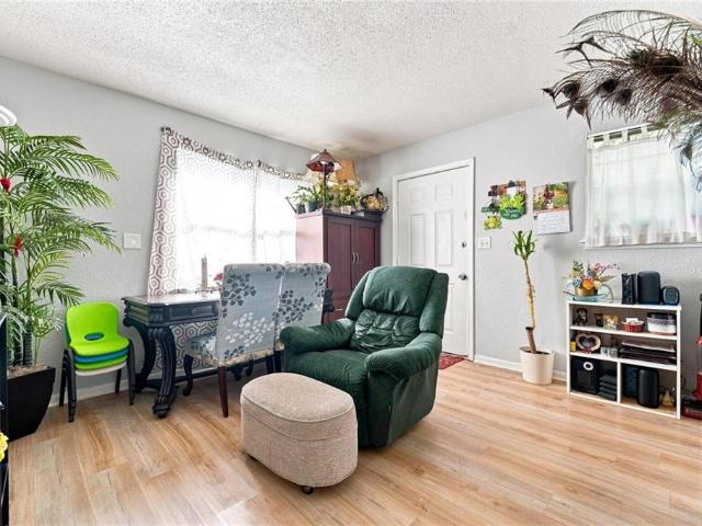 104 E Sunrise Drive
