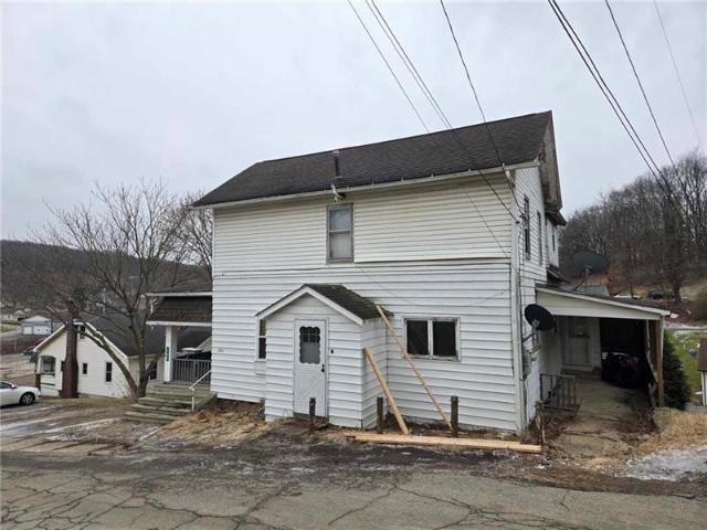 104 Forrest St